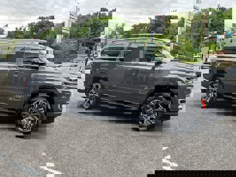 New 2024 Jeep Wagoneer L 4WD w/ Premium Group I image 5