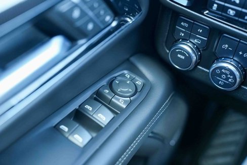 Used 2025 GMC Yukon Elevation image 44