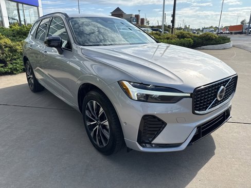Certified 2025 Volvo XC60 B5 Plus image 7