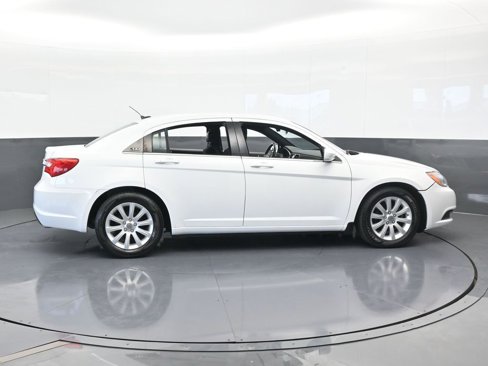 Used 2013 Chrysler 200 Touring image 7