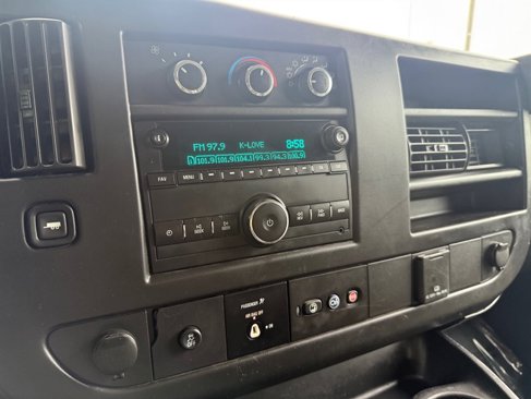 Used 2015 Chevrolet Express 2500 image 16