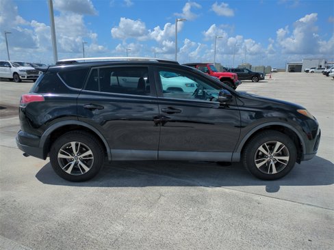 Used 2017 Toyota RAV4 XLE image 4