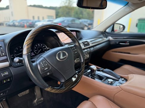 Used 2015 Lexus LS 460 L image 23