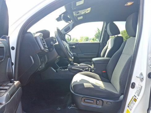 Used 2022 Toyota Tacoma TRD Off-Road image 13