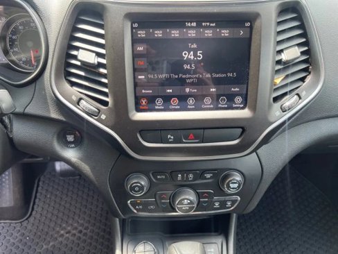Used 2019 Jeep Cherokee Trailhawk w/ Comfort/Convenience Group image 15