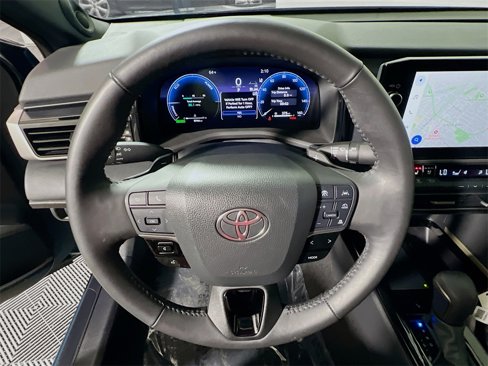 Used 2025 Toyota Camry XSE image 11