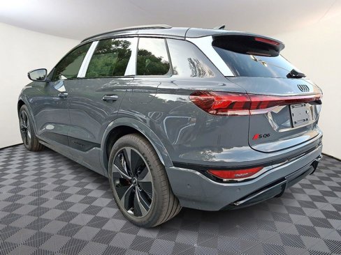 New 2025 Audi SQ6 e-tron Prestige image 4