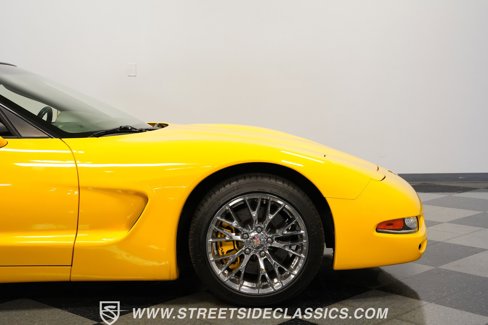 Used 2003 Chevrolet Corvette Coupe w/ Preferred Equipment Group image 30