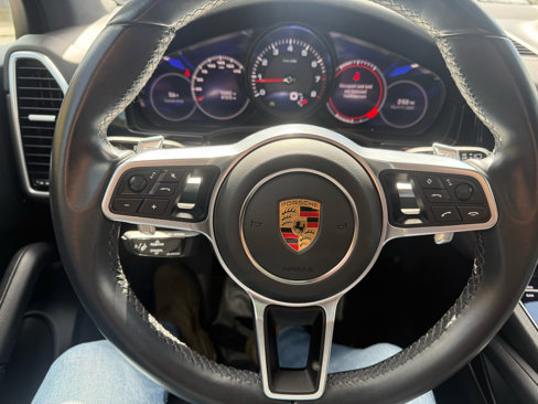 Used 2023 Porsche Cayenne image 17