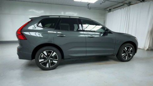 New 2026 Volvo XC60 B5 Plus w/ Climate Package image 9