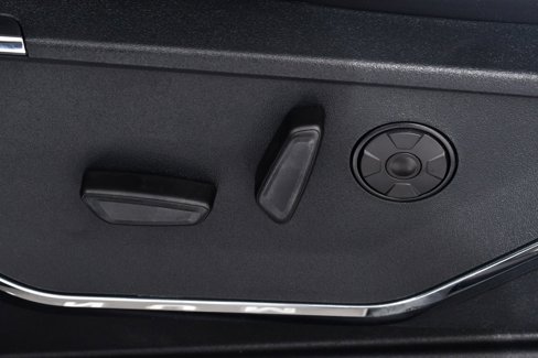 New 2025 Ford F350 Platinum w/ FX4 Off-Road Package image 14