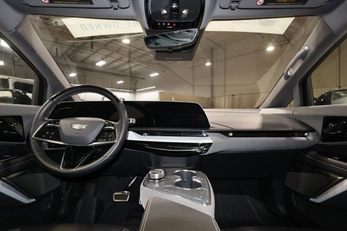 Certified 2025 Cadillac Optiq Sport 2 w/ LPO, Floor Liner Package image 28