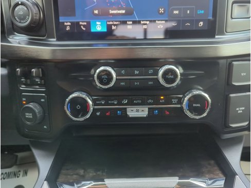 Used 2024 Ford F350 Lariat w/ Lariat Ultimate Package image 26