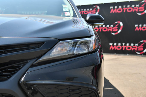 Used 2024 Toyota Camry SE image 11