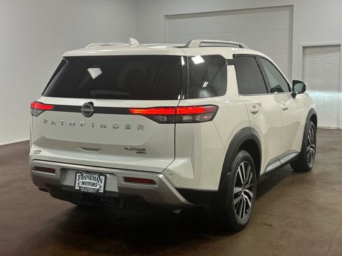 Used 2024 Nissan Pathfinder Platinum image 28