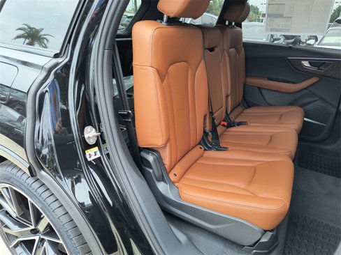 New 2025 Audi Q7 3.0T Prestige image 14