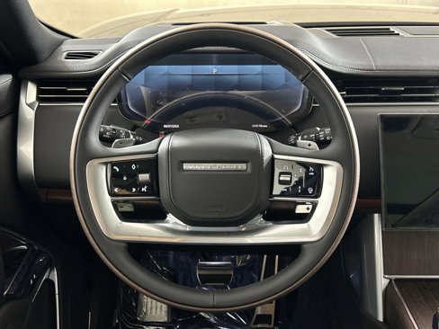 New 2025 Land Rover Range Rover Long Wheelbase SE image 11