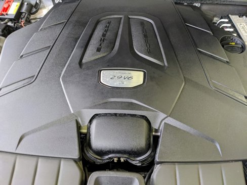 Used 2020 Porsche Cayenne S image 34