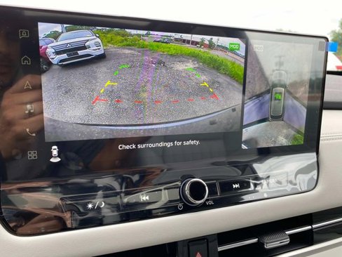 New 2025 Mitsubishi Outlander AWD image 12