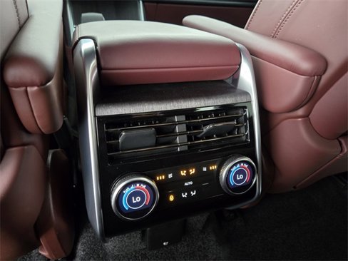 Certified 2024 Land Rover Range Rover Autobiography image 13