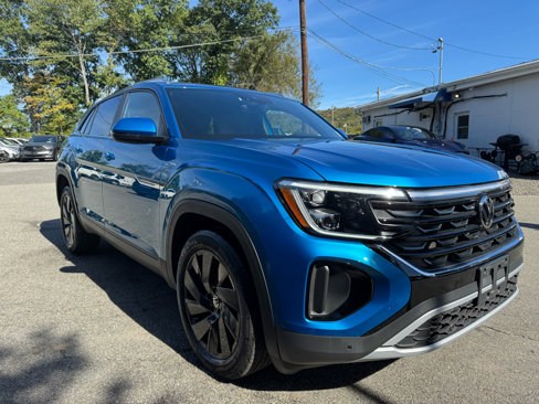 Used 2024 Volkswagen Atlas Cross Sport SE image 3