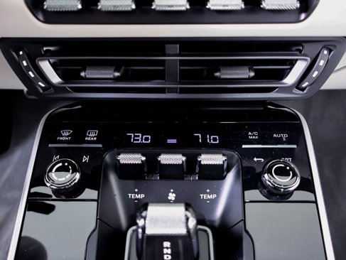 Certified 2024 Porsche 911 Carrera image 18