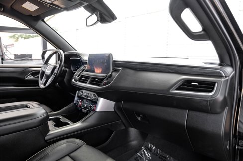 Used 2022 GMC Yukon XL SLT w/ SLT Luxury Package image 9