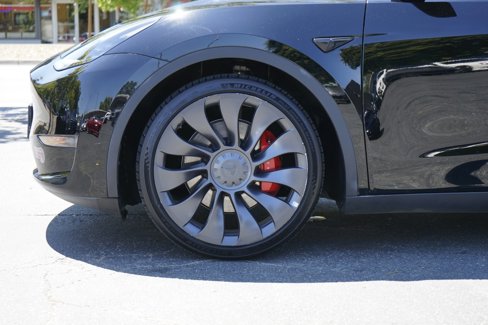 Used 2022 Tesla Model Y Performance image 11