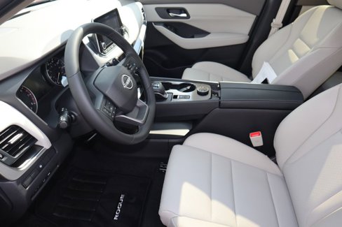 New 2026 Nissan Rogue SV w/ SV Premium Package image 10