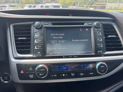 Used 2019 Toyota Highlander Limited image 16