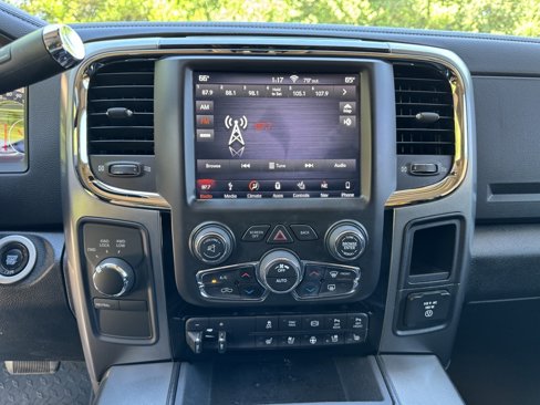 Used 2018 RAM 2500 Laramie w/ Sport Appearance Group image 29