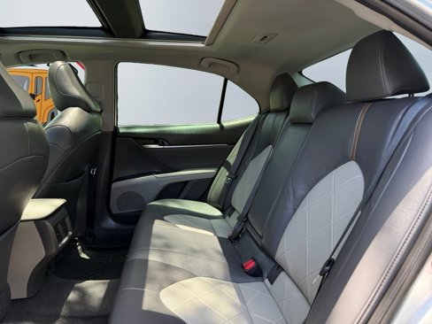 Used 2018 Toyota Camry XLE image 20