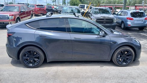 Used 2021 Tesla Model Y Long Range image 7
