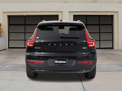 Certified 2025 Volvo XC40 B5 Plus image 5
