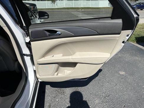 Used 2017 Lincoln MKZ Premiere image 11