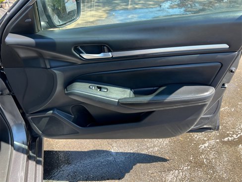 Used 2022 Nissan Altima 2.5 SV image 17
