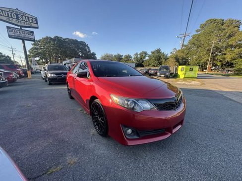 Used 2012 Toyota Camry image 1