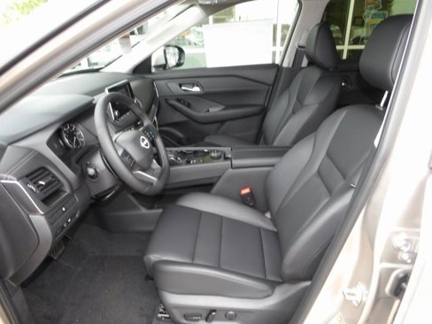 New 2026 Nissan Rogue SV image 15