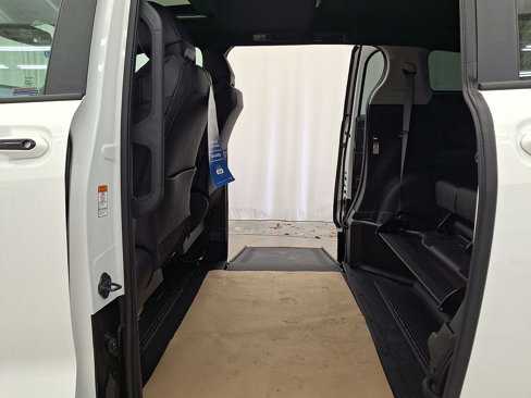 Used 2025 Toyota Sienna XSE image 26