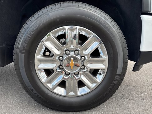 Used 2024 Chevrolet Silverado 2500 High Country w/ High Country Premium Package image 11