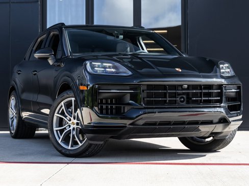 Used 2025 Porsche Cayenne image 6