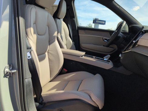 New 2026 Volvo XC90 B6 Ultra image 28