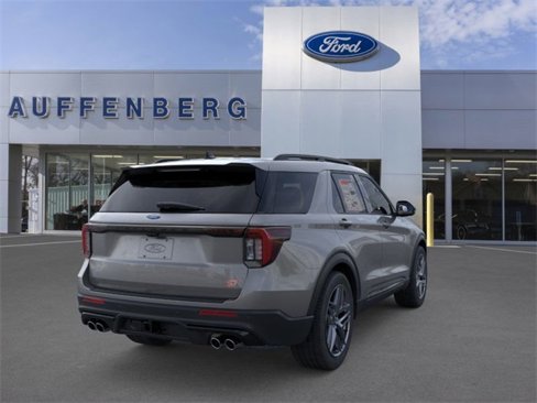 New 2025 Ford Explorer ST image 8