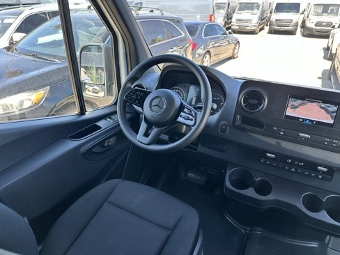 Used 2024 Mercedes-Benz Sprinter 2500 image 21