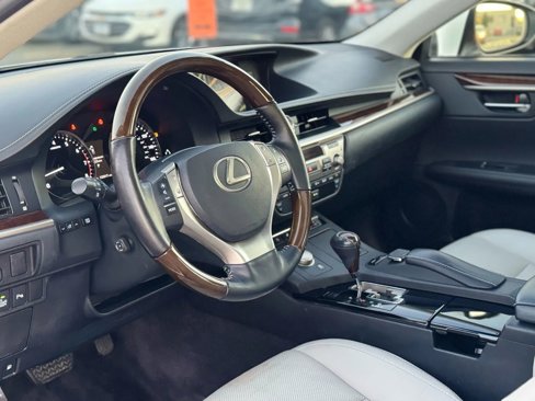 Used 2015 Lexus ES 350 image 46