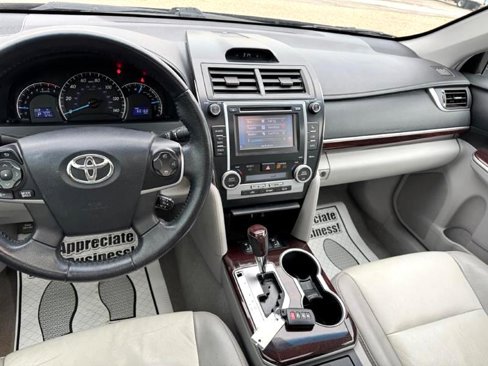 Used 2014 Toyota Camry SE image 25