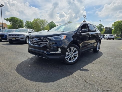 Used 2024 Ford Edge Titanium image 3