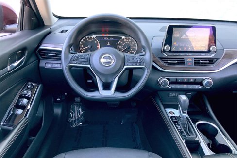 Used 2023 Nissan Altima 2.5 SV image 4
