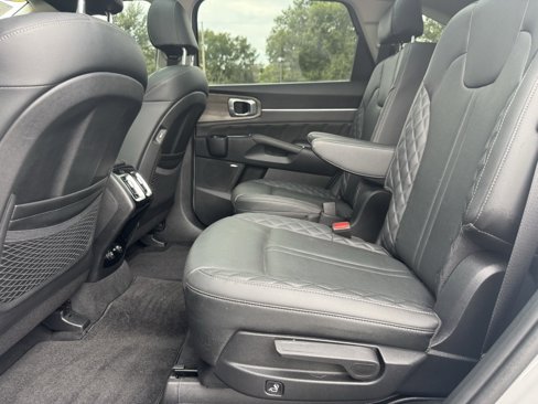 Used 2022 Kia Sorento SX Prestige image 22