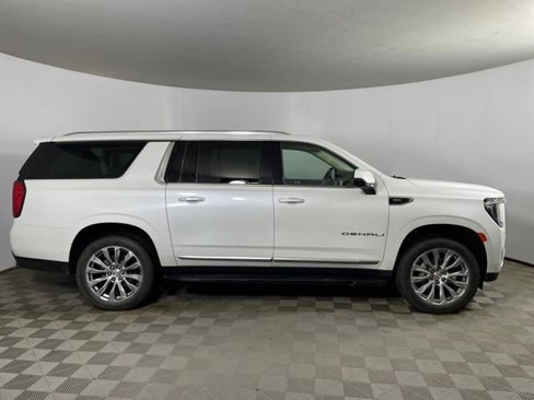Used 2022 GMC Yukon XL Denali w/ Max Trailering Package image 4